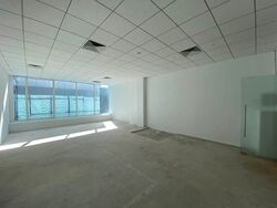 SQUARE 2 (D11), Retail #323247951
